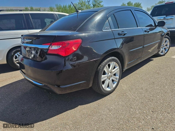 2013 Chrysler 200 Touring with VIN 1C3CCBBB4DN732353, listed as a Copart auction lot 86931194 with 129,020 mi miles and Clean Title. Bid and sale history available at carsss.com. Image 4.