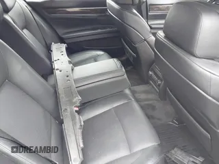 2011 BMW 7 Series 750i xDrive z VIN WBAKC6C53BC394697, wystawiony jako IAAI lot #42505414 z przebiegiem Nie podano mil oraz . Historia ofert i sprzedaży dostępna na DreamBid. Obrazek 8.