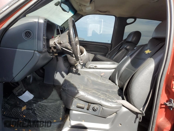 2002 Chevrolet Avalanche with VIN 3GNEK13TX2G303997, listed as a Copart auction lot 76538884 with Not Provided miles and Salvage Title. Bid and sale history available at carsss.com. Image 7.