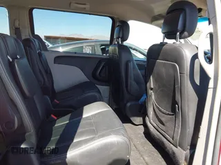 2016 Chrysler Town & Country Touring with VIN 2C4RC1BG5GR287625, listed as a IAAI auction lot 41670452 with 89,308 mi miles. Bid and sale history available at carsss.com. Image 8.