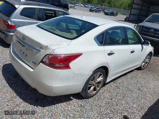 2013 Nissan Altima 2.5 SL with VIN 1N4AL3AP2DN400827, listed as a IAAI auction lot 41982578 with 277,419 mi miles. Bid and sale history available at carsss.com. Image 4.