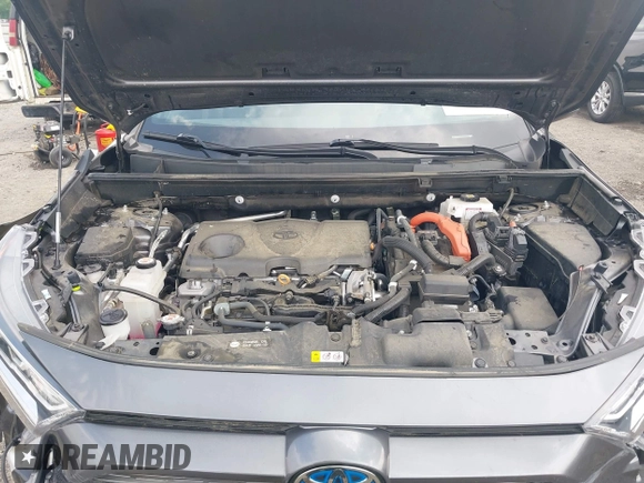 2021 Toyota RAV4 Hybrid XSE z VIN 4T3E6RFV7MU062914, wystawiony jako IAAI lot #42285928 z przebiegiem 46 639 mil mil oraz . Historia ofert i sprzedaży dostępna na DreamBid. Obrazek 10.