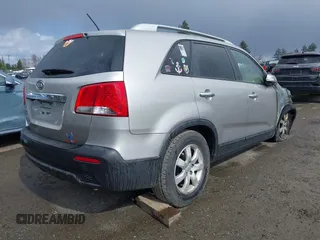 2013 Kia Sorento LX with VIN 5XYKTDA68DG414279, listed as a IAAI auction lot 41819043 with 1 mi miles. Bid and sale history available at carsss.com. Image 4.