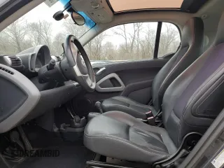 2008 Smart fortwo Pure z VIN WMEEJ31X58K178519, wystawiony jako Copart lot #52978925 z przebiegiem 50 975 mil mil oraz Szkody całkowita. Historia ofert i sprzedaży dostępna na DreamBid. Obrazek 7.