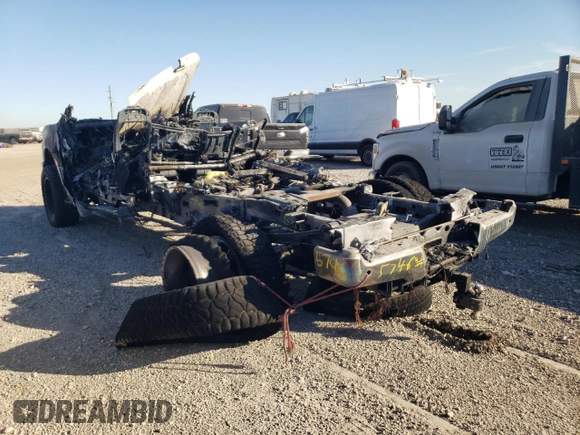 2017 Ford F-350 Lariat z VIN 1FT8W3DT5HEF45746, wystawiony jako Copart lot #76493074 z przebiegiem Nie podano mil oraz Nie do naprawy • Non repairable. Historia ofert i sprzedaży dostępna na DreamBid. Obrazek 2.
