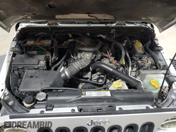 2008 Jeep Wrangler Unlimited Sahara with VIN 1J4GA59148L652001, listed as a Copart auction lot 48599655 with 161,436 mi miles and Clean title. Bid and sale history available at DreamBid. Image 14.