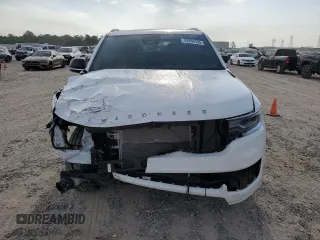 2024 Jeep Wagoneer с VIN 1C4SJUAPXRS115733, выставлен на аукционе Copart как лот 53359125 с пробегом 14 131 миль миль и Списание • Salvage title. История ставок и продаж доступна на DreamBid. Изображение 5.