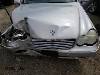 2001 Mercedes-Benz C 320 с VIN WDBRF64J51F039949, выставлен на аукционе Copart как лот 53910475 с пробегом Не указан миль и На запчасти • Non repairable. История ставок и продаж доступна на DreamBid. Изображение 11.