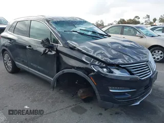 2017 Lincoln MKC Reserve with VIN 5LMTJ3DH4HUL04019, listed as a IAAI auction lot 42189249 with 39,542 mi miles and . Bid and sale history available at DreamBid. Image 1.