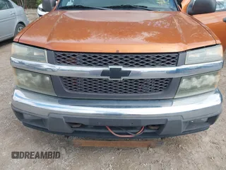 2005 Chevrolet Colorado 1SF LS Z71 with VIN 1GCDT136758169021, listed as a IAAI auction lot 42175159 with 217,734 mi miles. Bid and sale history available at carsss.com. Image 6.