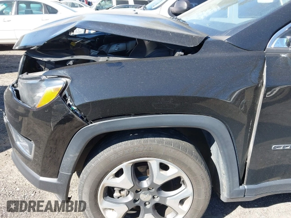 2018 Jeep Compass Limited with VIN 3C4NJDCB1JT397147, listed as a IAAI auction lot 41853649 with 122,672 mi miles. Bid and sale history available at carsss.com. Image 6.
