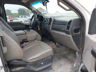 2019 Ford Super Duty F-250 SRW XL with VIN 1FT7X2B67KEC10592, listed as a IAAI auction lot 42135477 with 211,401 mi miles. Bid and sale history available at carsss.com. Image 5.