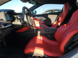 2024 Chevrolet Corvette 2LT z VIN 1G1YB3D44R5111106, wystawiony jako Copart lot #81822654 z przebiegiem 3 279 mil mil oraz Szkoda całkowita • Salvage title. Historia ofert i sprzedaży dostępna na DreamBid. Obrazek 7.