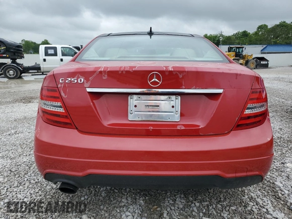 2015 Mercedes-Benz C 250 z VIN WDDGJ4HB6FG367726, wystawiony jako Copart lot #58392385 z przebiegiem 154 617 mil mil oraz Szkoda całkowita • Salvage title. Historia ofert i sprzedaży dostępna na DreamBid. Obrazek 6.