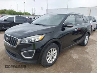 2018 Kia Sorento LX with VIN 5XYPG4A30JG384884, listed as a IAAI auction lot 41931992 with 140,919 mi miles. Bid and sale history available at carsss.com. Image 2.