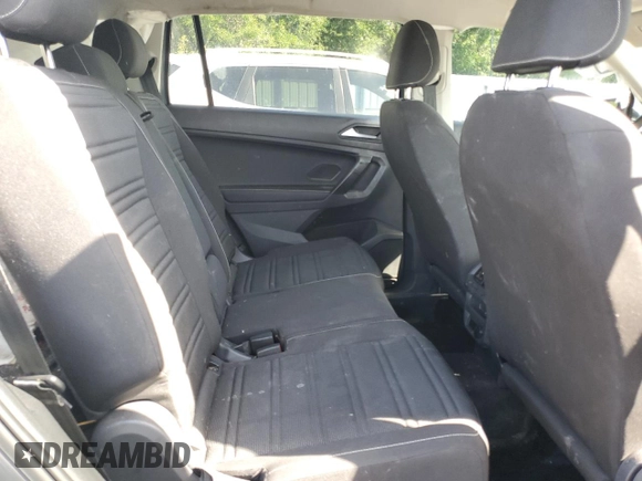 2024 Volkswagen Tiguan S z VIN 3VVRB7AX8RM069620, wystawiony jako Copart lot #56954215 z przebiegiem 22 079 mil mil oraz Szkoda całkowita • Salvage title. Historia ofert i sprzedaży dostępna na DreamBid. Obrazek 11.