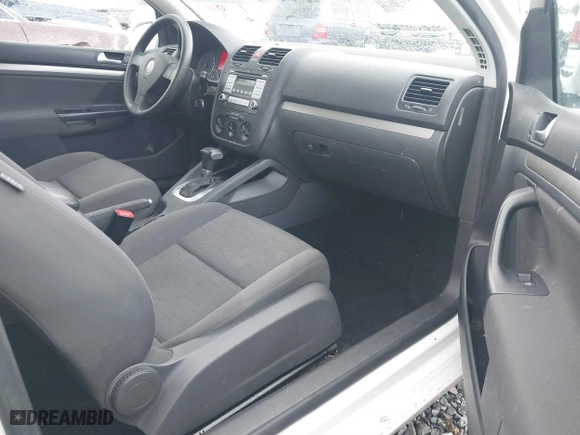 2008 Volkswagen Rabbit S with VIN WVWBA71K48W285759, listed as a IAAI auction lot 41454173 with 137,324 mi miles. Bid and sale history available at carsss.com. Image 5.