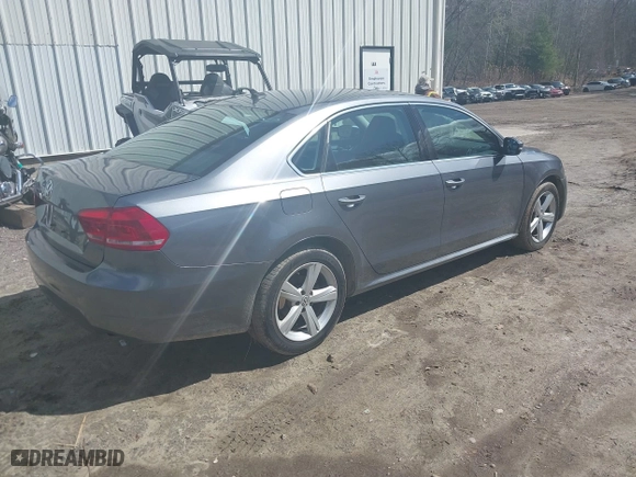 2013 Volkswagen Passat SE w/Sunroof with VIN 1VWBH7A39DC070066, listed as a IAAI auction lot 41956865 with 186,414 mi miles. Bid and sale history available at carsss.com. Image 4.