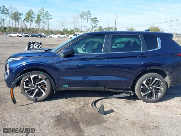 2023 Mitsubishi Outlander SE with VIN JA4J4UA82PZ046501, listed as a IAAI auction lot 41478269 with 21,492 mi miles. Bid and sale history available at carsss.com. Image 6.