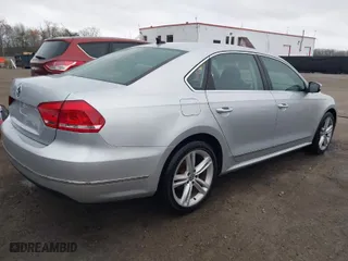 2015 Volkswagen Passat 2.0L TDI SEL Premium with VIN 1VWCV7A37FC054996, listed as a IAAI auction lot 41904980 with 122,312 mi miles. Bid and sale history available at carsss.com. Image 4.