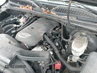 2003 Chevrolet Tahoe LT with VIN 1GNEC13Z93R296379, listed as a IAAI auction lot 41574575 with 301,567 mi miles and . Bid and sale history available at DreamBid. Image 16.