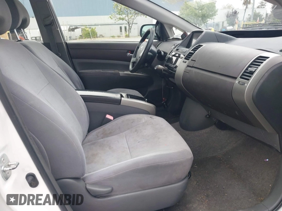 2004 Toyota Prius with VIN JTDKB22U640049837, listed as a IAAI auction lot 42033704 with 160,028 mi miles and . Bid and sale history available at DreamBid. Image 5.
