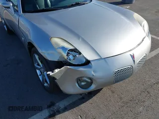 2007 Pontiac Solstice z VIN 1G2MB35B07Y122333, wystawiony jako IAAI lot #42173214 z przebiegiem 201 764 mil mil oraz . Historia ofert i sprzedaży dostępna na DreamBid. Obrazek 6.