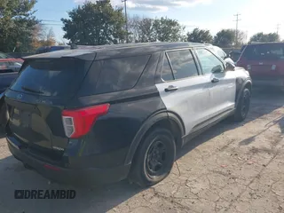 2020 Ford Police Interceptor Utility z VIN 1FM5K8ABXLGC63862, wystawiony jako IAAI lot #41146839 z przebiegiem Nie podano mil oraz . Historia ofert i sprzedaży dostępna na DreamBid. Obrazek 4.
