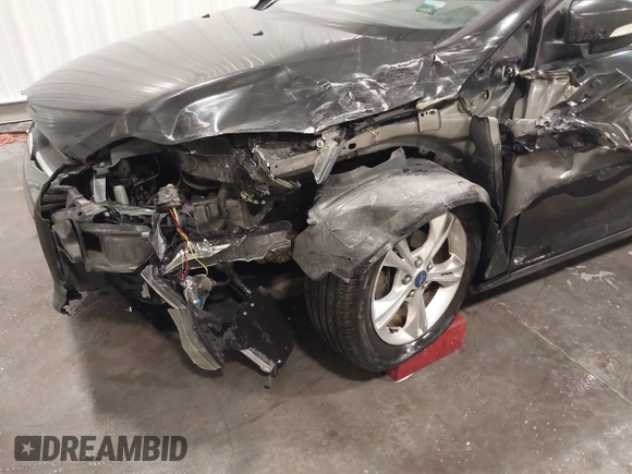 2014 Ford Focus SE with VIN 1FADP3F29EL287969, listed as a IAAI auction lot 41321168 with 98,898 mi miles. Bid and sale history available at carsss.com. Image 6.