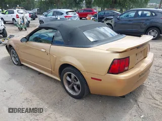 2000 Ford Mustang with VIN 1FAFP4445YF156141, listed as a IAAI auction lot 41933967 with 1 mi miles. Bid and sale history available at carsss.com. Image 3.