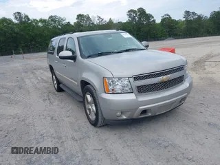 2007 Chevrolet Suburban LS with VIN 1GNFC16027J342639, listed as a IAAI auction lot 42215271 with 194,968 mi miles and . Bid and sale history available at DreamBid. Image 1.