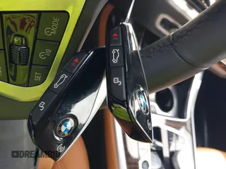 2024 BMW X7 xDrive40i z VIN 5UX23EM07R9T99861, wystawiony jako IAAI lot #40400730 z przebiegiem 9 916 mil mil oraz . Historia ofert i sprzedaży dostępna na DreamBid. Obrazek 11.