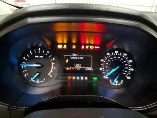 2020 Ford Edge SE z VIN 2FMPK4G9XLBA07766, wystawiony jako Copart lot #56852365 z przebiegiem 151 664 mil mil oraz Szkoda całkowita • Salvage title. Historia ofert i sprzedaży dostępna na DreamBid. Obrazek 9.