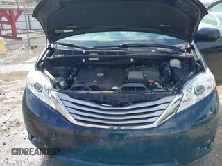2017 Toyota Sienna XLE с VIN 5TDDZ3DC5HS146786, выставлен на аукционе IAAI как лот 41635018 с пробегом 64 942 миль миль и . История ставок и продаж доступна на DreamBid. Изображение 10.