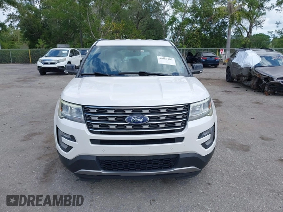 2017 Ford Explorer XLT with VIN 1FM5K7D89HGE21643, listed as a IAAI auction lot 42080182 with 125,437 mi miles and . Bid and sale history available at carsss.com. Image 12.