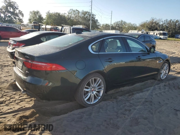 2017 Jaguar XF 35t Prestige with VIN SAJBE4BV1HCY30847, listed as a Copart auction lot 78914324 with 33,592 mi miles and Salvage Title. Bid and sale history available at carsss.com. Image 3.