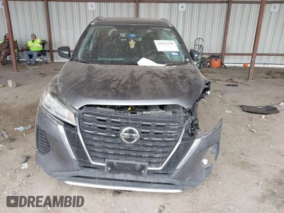 2021 Nissan Kicks SV with VIN 3N1CP5CV2ML505854, listed as a IAAI auction lot 41612618 with 137,181 mi miles. Bid and sale history available at carsss.com. Image 11.