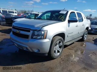 2012 Chevrolet Avalanche LS with VIN 3GNTKEE74CG143616, listed as a IAAI auction lot 41818073 with 209,041 mi miles. Bid and sale history available at carsss.com. Image 17.