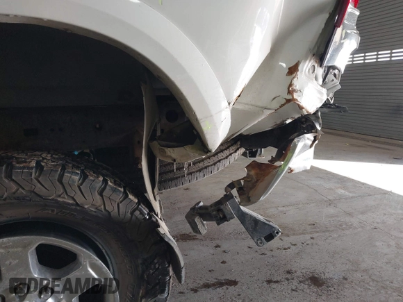 2018 Ram 2500 Big Horn with VIN 3C6UR5DL5JG126920, listed as a IAAI auction lot 41589711 with 111,213 mi miles. Bid and sale history available at carsss.com. Image 17.