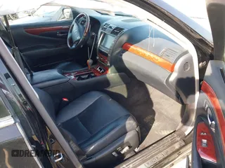 2008 Lexus LS 460 z VIN JTHBL46F285057509, wystawiony jako IAAI lot #41226492 z przebiegiem 132 616 mil mil oraz . Historia ofert i sprzedaży dostępna na DreamBid. Obrazek 5.