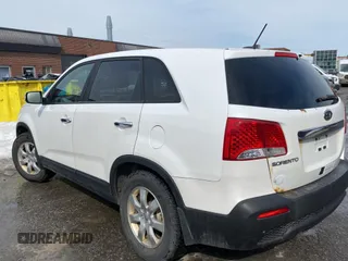2012 Kia Sorento LX with VIN 5XYKT3A13CG306729, listed as a Copart auction lot 48946605 with 183,878 mi miles and Clean Title. Bid and sale history available at DreamBid. Image 3.