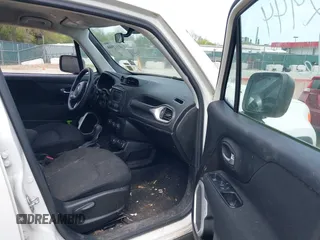 2018 Jeep Renegade Sport with VIN ZACCJBABXJPJ38577, listed as a IAAI auction lot 42112944 with 139,439 mi miles. Bid and sale history available at carsss.com. Image 5.