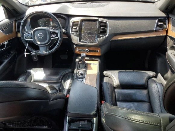 2018 Volvo XC90 Inscription z VIN YV4A22PL5J1324452, wystawiony jako Copart lot #53715215 z przebiegiem 46 883 mil mil oraz Szkoda całkowita • Salvage title. Historia ofert i sprzedaży dostępna na DreamBid. Obrazek 8.