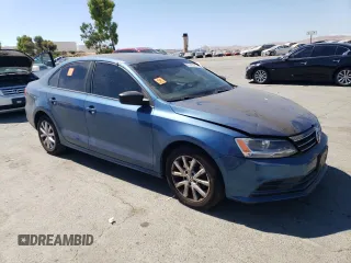 2015 Volkswagen Jetta SE with VIN 3VWD17AJ8FM242150, listed as a Copart auction lot 63433785 with 140,436 mi miles and Salvage title. Bid and sale history available at DreamBid. Image 4.