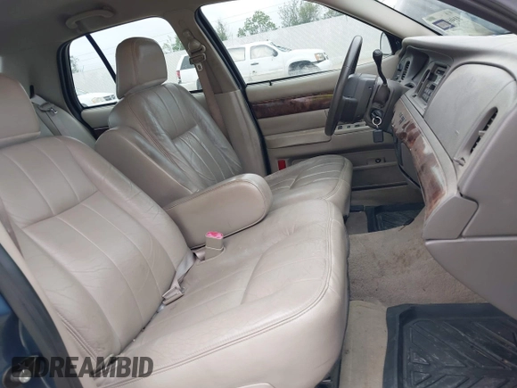 2010 Mercury Grand Marquis LS z VIN 2MEBM7FV6AX612245, wystawiony jako IAAI lot #41969143 z przebiegiem 83 737 mil mil oraz . Historia ofert i sprzedaży dostępna na DreamBid. Obrazek 5.