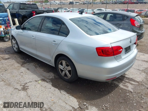 2012 Volkswagen Jetta TDI w/Premium & Nav с VIN 3VWLL7AJ7CM394566, выставлен на аукционе IAAI как лот 42203479 с пробегом 128 070 миль миль и . История ставок и продаж доступна на DreamBid. Изображение 3.