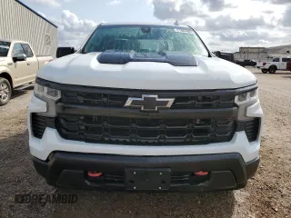 2022 Chevrolet Silverado 1500 LT Trail Boss with VIN 3GCUDFELXNG514100, listed as a Copart auction lot 77884984 with 43,881 mi miles and Salvage Title. Bid and sale history available at DreamBid. Image 5.