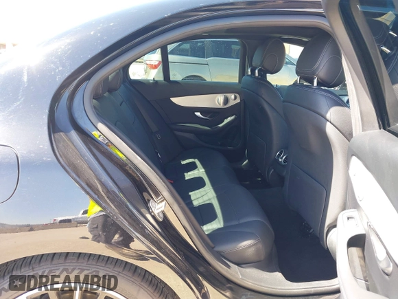 2021 Mercedes-Benz C 300 z VIN W1KWF8DB0MR618283, wystawiony jako IAAI lot #42084388 z przebiegiem 66 565 mil mil oraz . Historia ofert i sprzedaży dostępna na DreamBid. Obrazek 8.