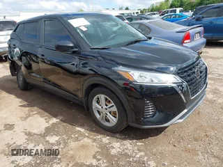2021 Nissan Kicks S z VIN 3N1CP5BVXML555127, wystawiony jako IAAI lot #42361120 z przebiegiem 79 557 mil mil oraz . Historia ofert i sprzedaży dostępna na DreamBid. Obrazek 1.