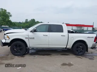 2018 Ram 1500 Big Horn z VIN 1C6RR7LT2JS179408, wystawiony jako IAAI lot #42271437 z przebiegiem 151 010 mil mil oraz . Historia ofert i sprzedaży dostępna na DreamBid. Obrazek 14.